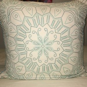 kim seybert pillows